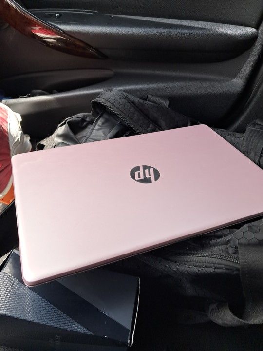 HEWLETT PACKARD ROSEGOLD LABTOP