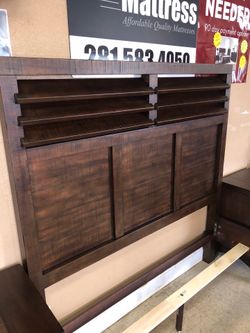 Brown Wooden Queen 5 pc. Bedroom Set