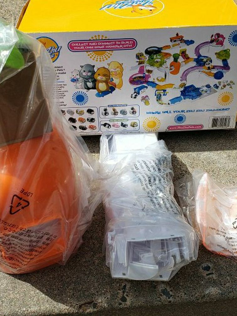 Zhu Zhu Pets Metro Lift Elevator Toy With Rocco 11.0