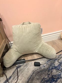 Nestl sitting/ study pillow