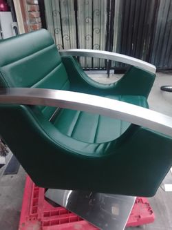 Barber Salon Ch air