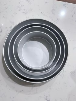 Round Aluminum Cake Pans Set of 4