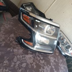 2015-2010 Chevy Tahoe - Suburban Right Side Headlight 