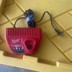 Milwaukee M12 Battery Charger 