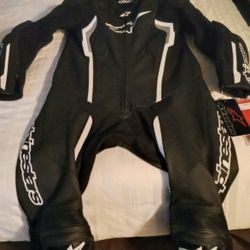 Brand New AlpineStar Racing Outfit And Equipment