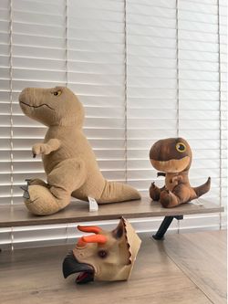 Dinosaur plushies Jurassic world