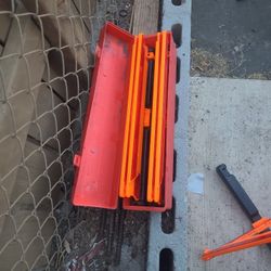 emergency warning triangle