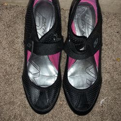 DKNY  Rebecca Black Women's shoes , sz - 8 /38.5