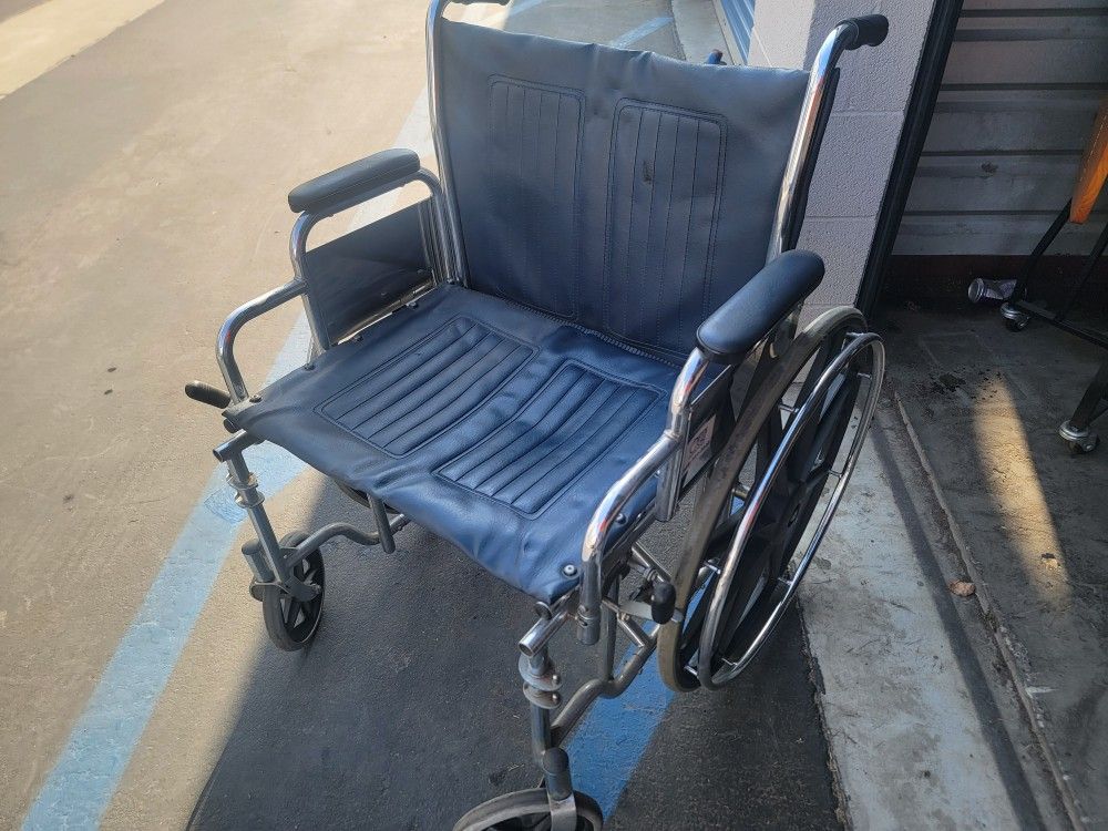 Extra Wide Seat Wheelchair, Good Wheels