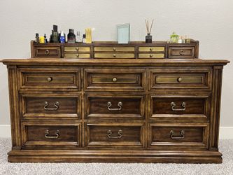 Dresser and chess drawer bedroom set