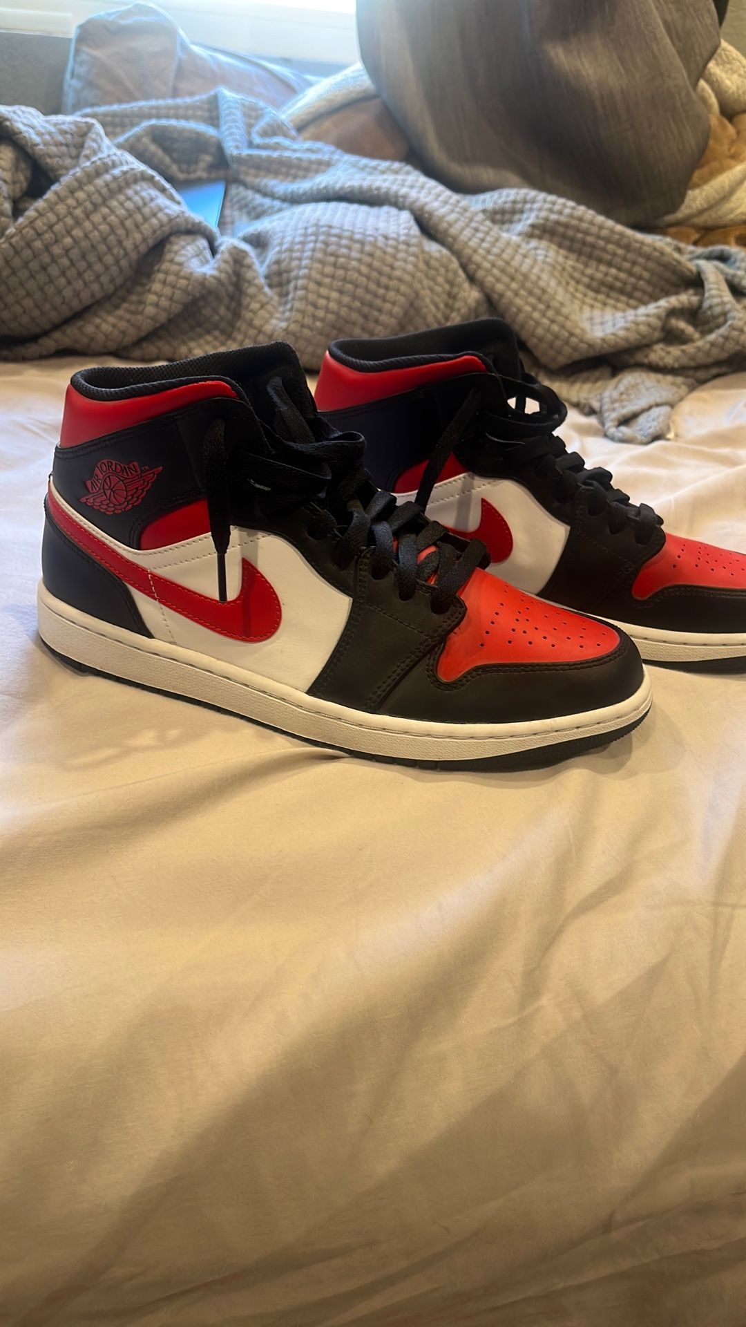 Jordan 1 Mid