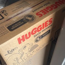 Huggies Little Movers 108 PACK