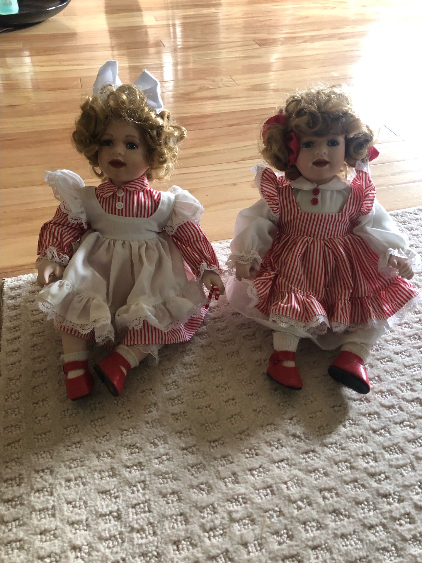 Twin  Dolls 