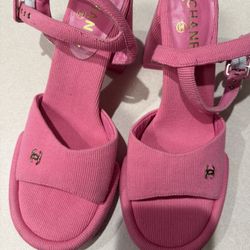 Women Chanel Pink Suede Sandals 