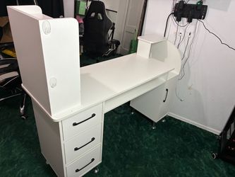 BarberPub Nail Desk