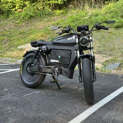 Revv1 Warrior  3000W 60V 45AH Battery Cruise Bike