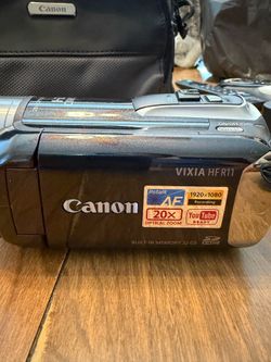 Canon camcorder VIXIA HF R11