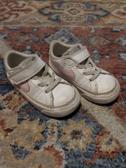 Toddler Nike sneakers 7c