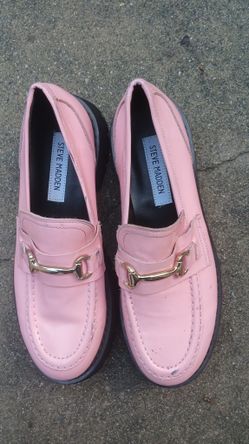 Steve Madden Women's Pink Loafers
Size US 8