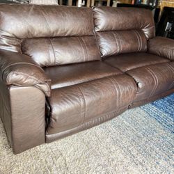 La-Z-boy Reclining original leather sofa in excellent condition like new   (H17"D34"L90") 