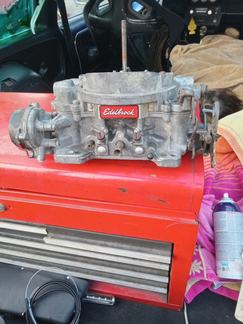 Four Barrel Edelbrock Carburetor for Sale in Everett, WA OfferUp