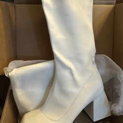 New Women’s Boots Size 10-10.5