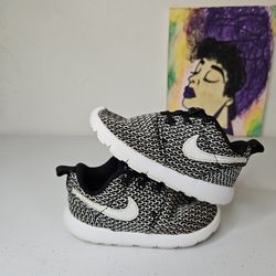 Size 7c - Kids Nike Shoes - $20 Firm