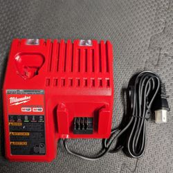 Milwaukee M12 / M18 Combo Charger