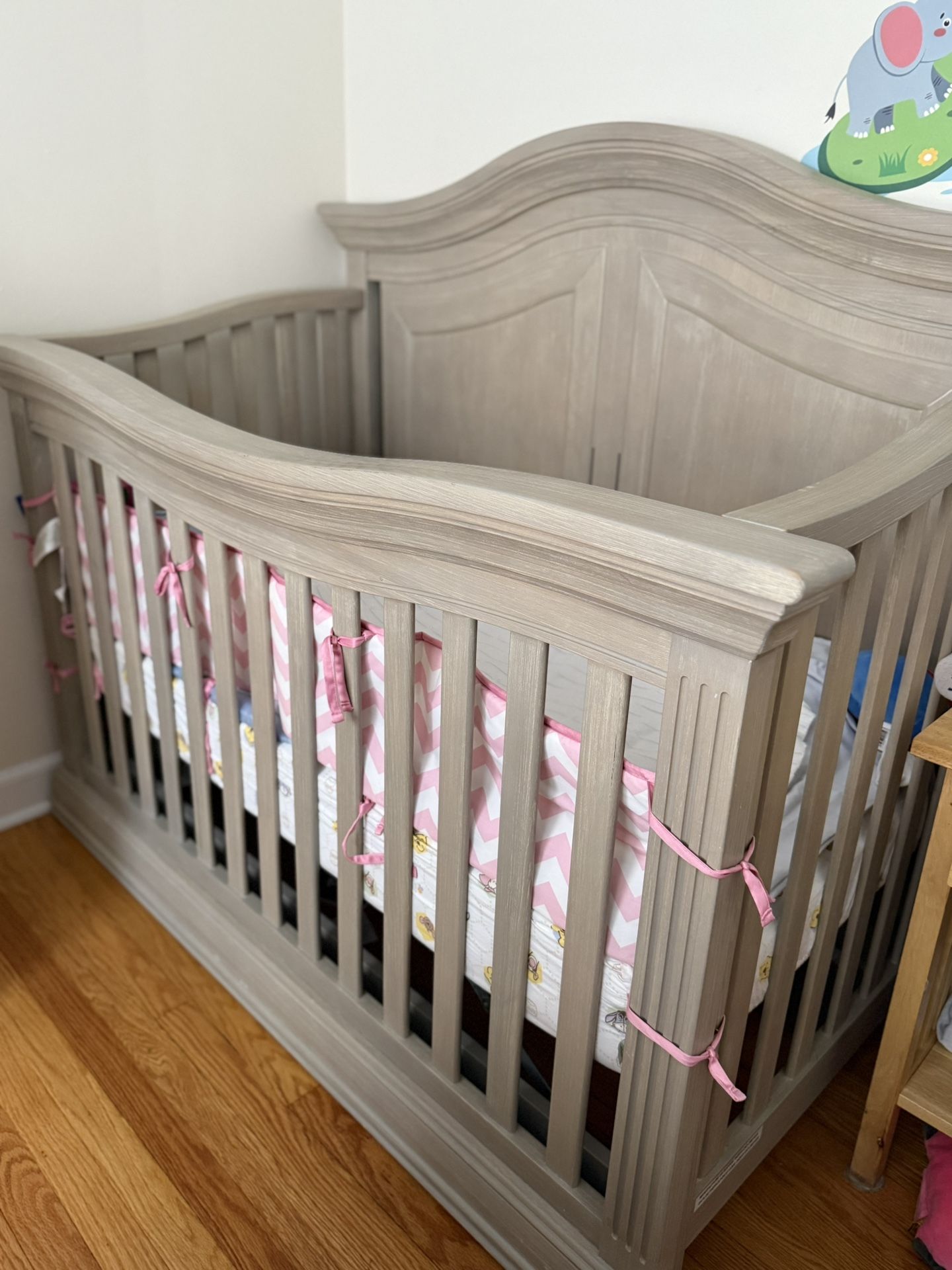 Sorelle Furniture Convertible Providence Crib Baby Toddler Kids Beige