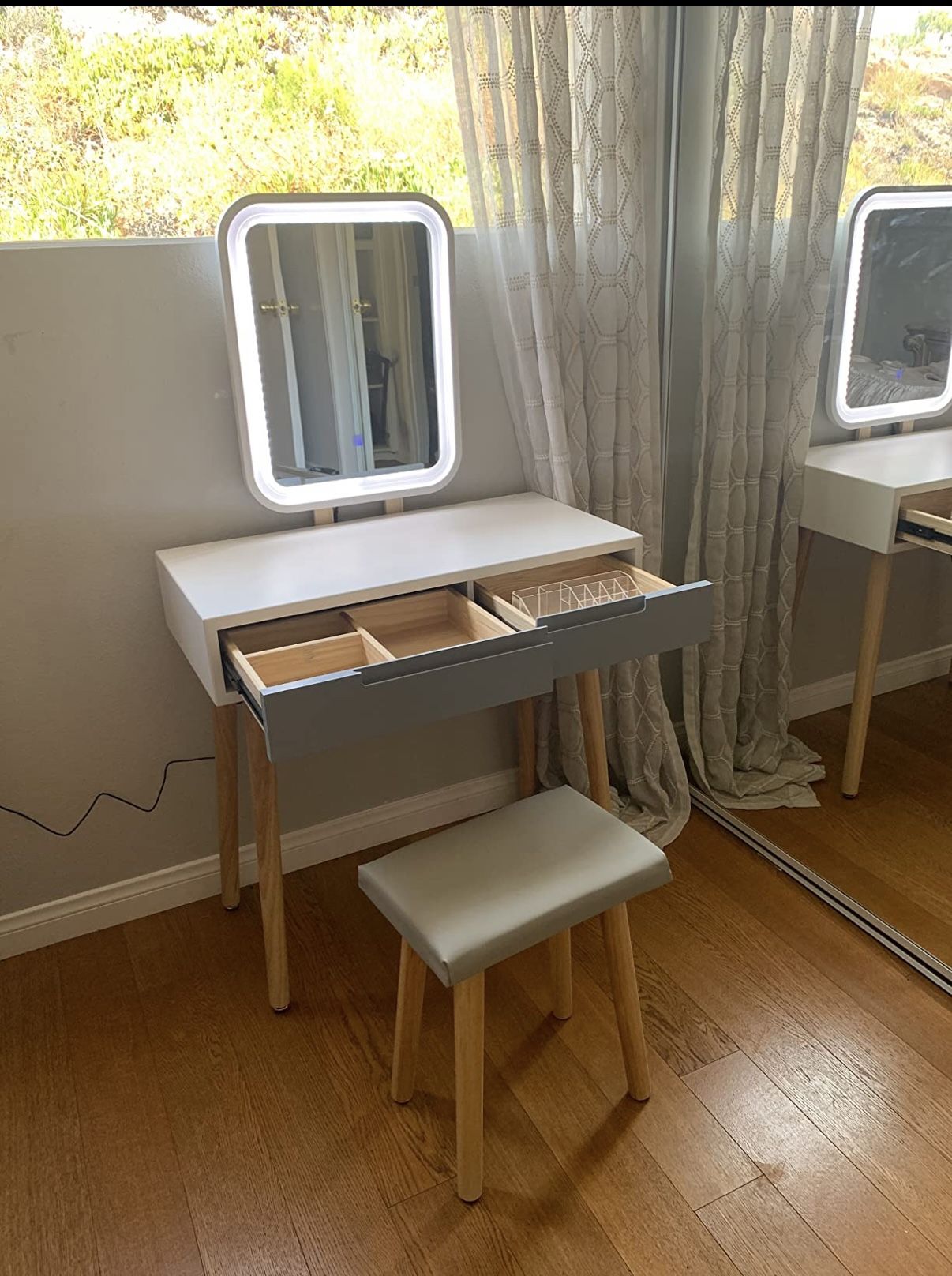 Vanity Light up Mirror Desk With Stool 