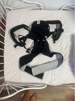 Ergobaby Original Baby Carrier – Gray & Black – Adjustable Infant/Toddler Carrier