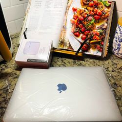 MacBook Pro 2019 13” i5