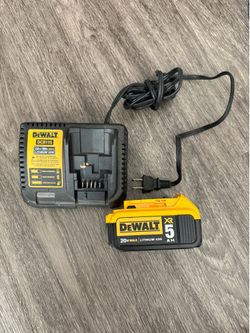 Dewalt 20v 5 ah XR battery w/ Charger