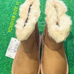New Toddler Girls Buckle Faux Suede Boots - Tan Size 11 (Nuevo ).     FIRM.         NO TRADES.                   NO SHIPPING    (EAST PALMDALE) FINAL 