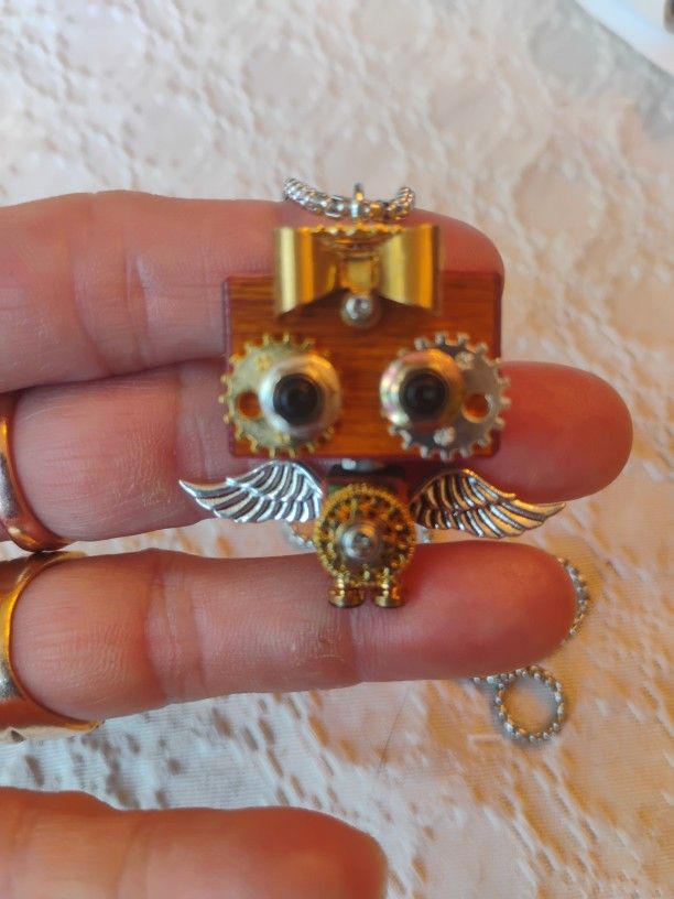 Steampunk Robot With Chain 
