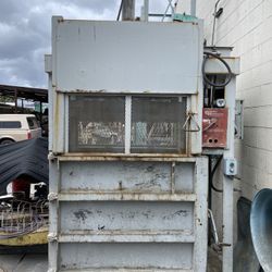 General Hydraulics Vertical Baler (compactor)