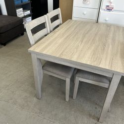 Comedor De Madera Para 4 Personas 