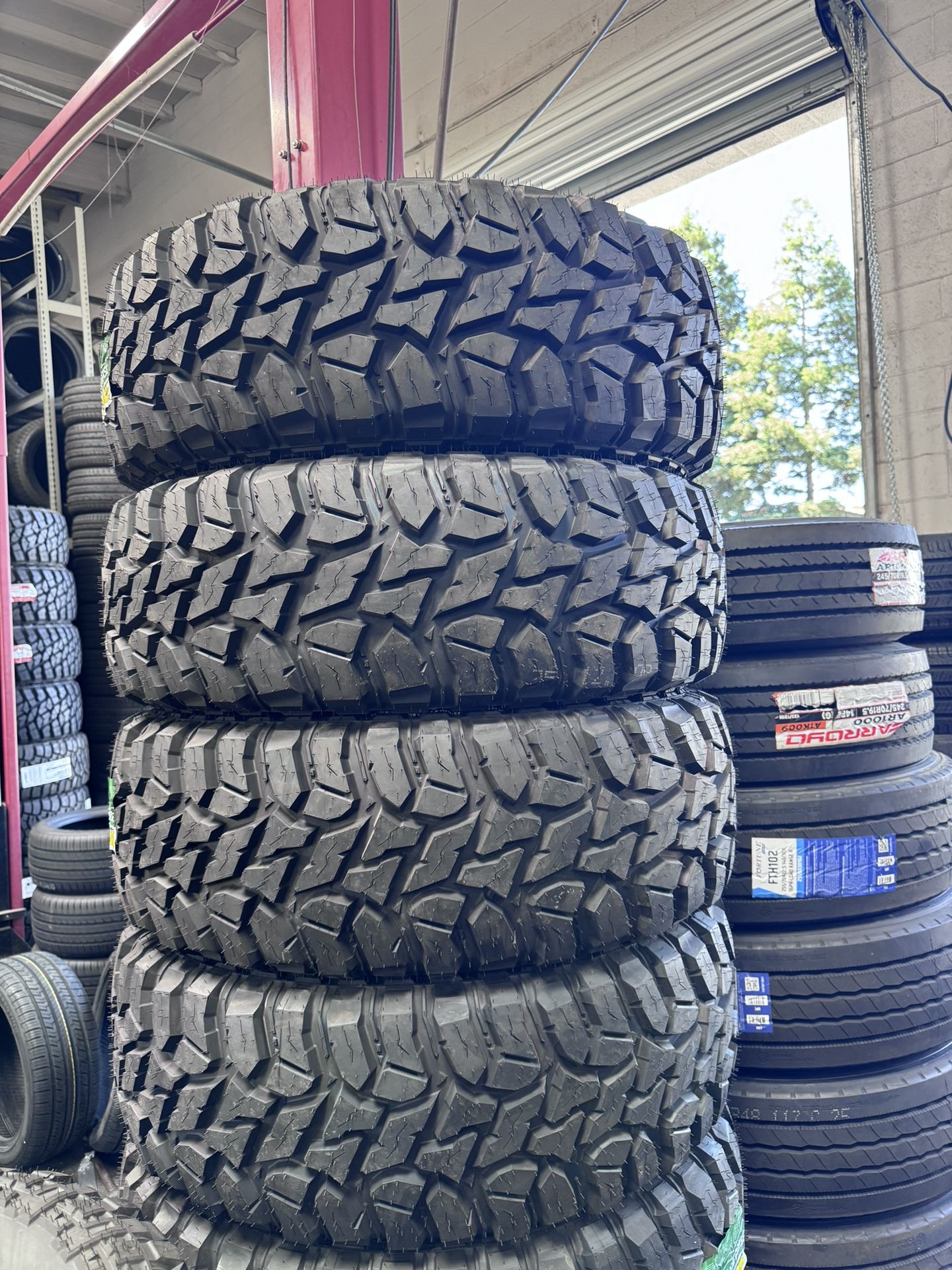 33X12.50R15 SET OF 4 MUD TIRES WITH INSTALLATION AND BALANCING