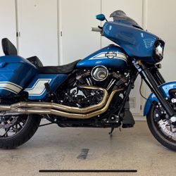 23’ Harley Street Glide “fast Johnny”