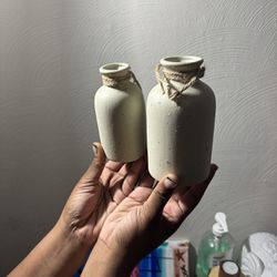 2 Vases 