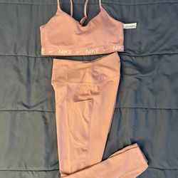 Nike woman’s bra/leggings size M