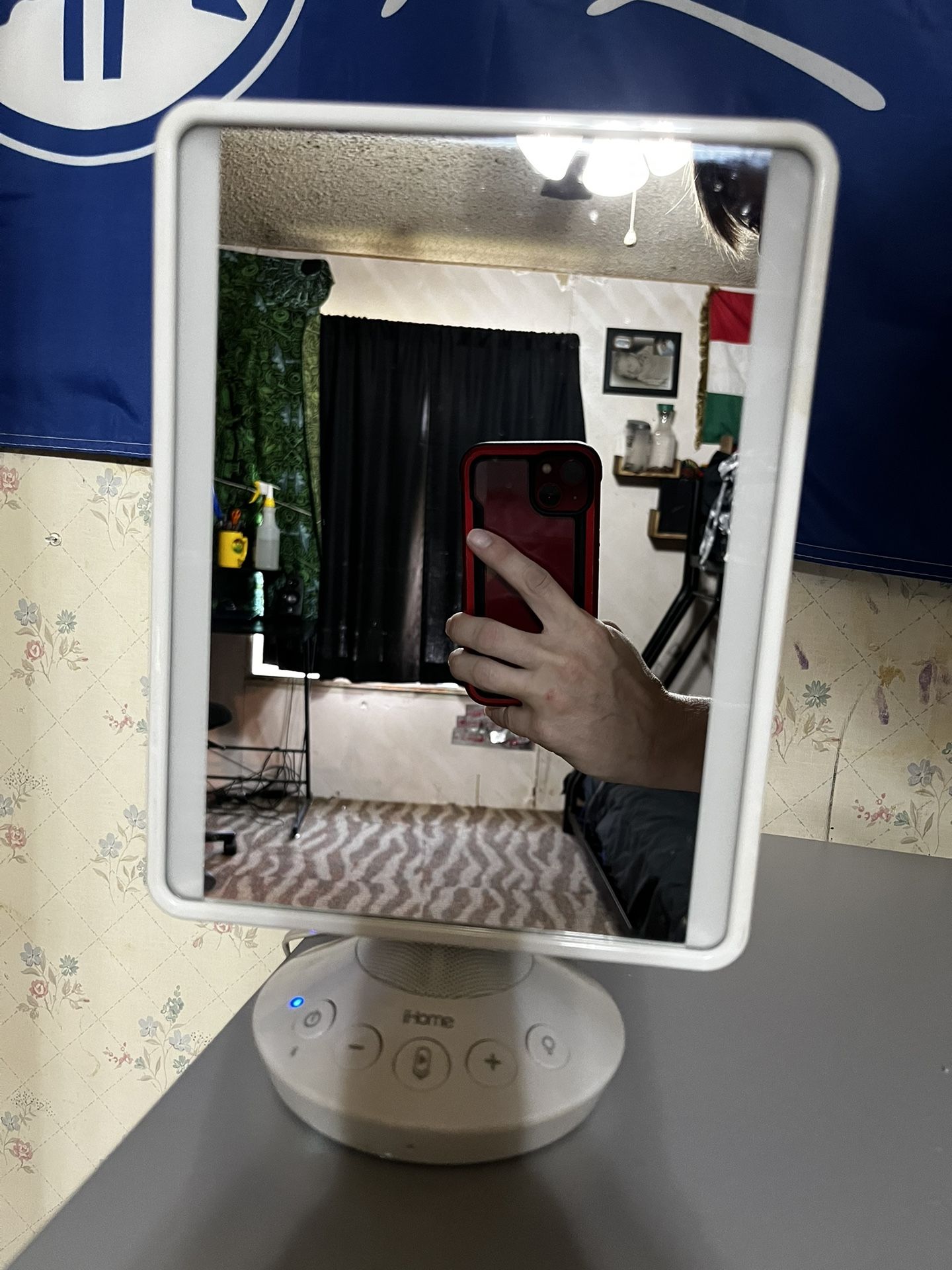 Ihome Mirror And Bluetooth Speaker