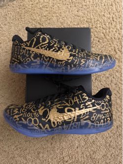 Size 8.5 (New with box) - Nike Kobe 11 protro low mamba day