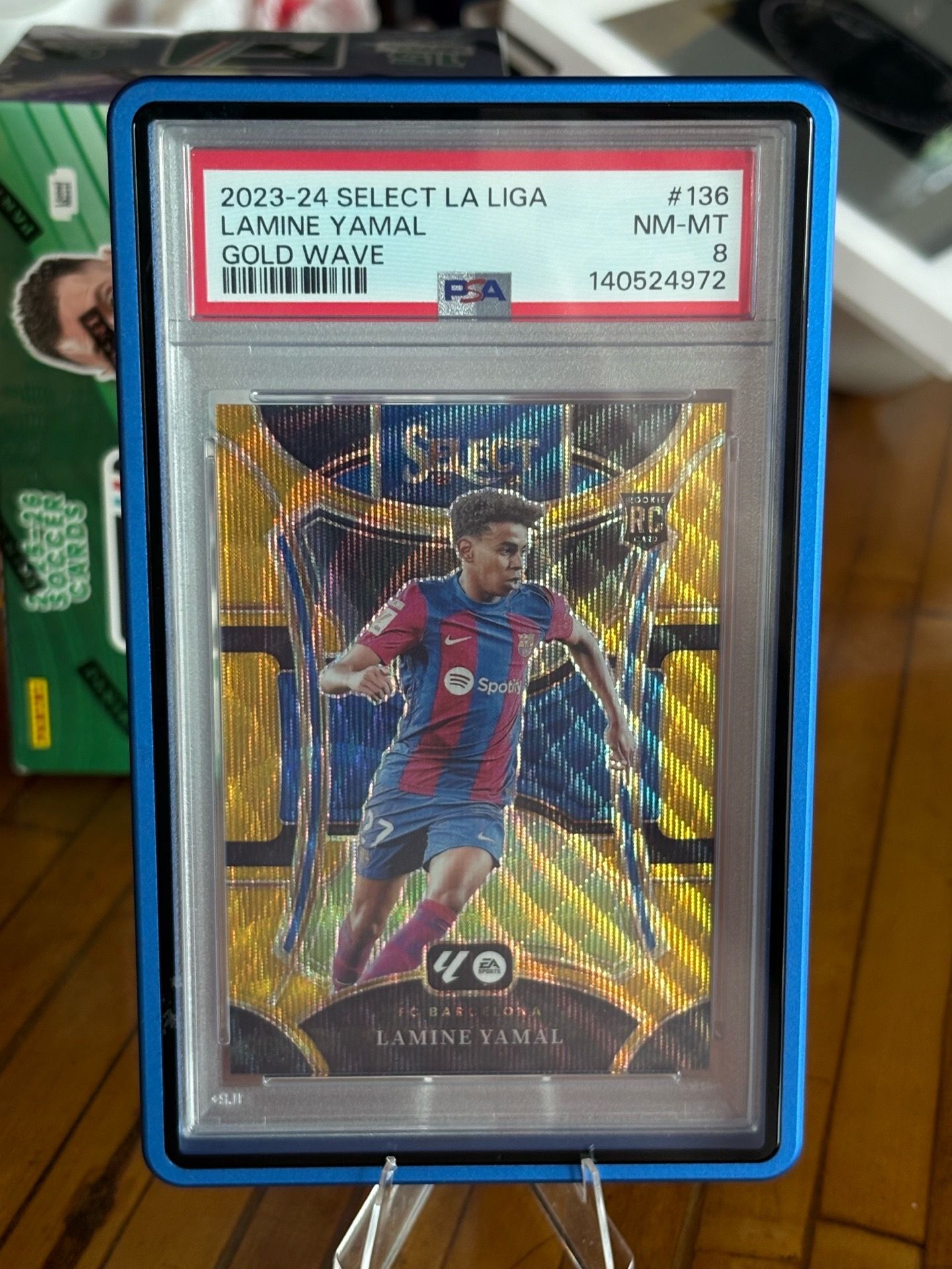 lamine yamal select gold wave /10 PSA 8
