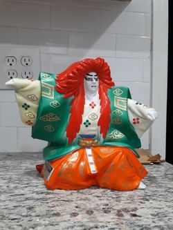 VINTAGE FIGURINE SAKE BOTTLE