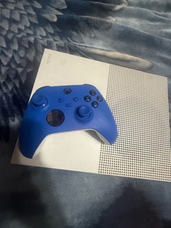 Xbox 1 with brand new controller
