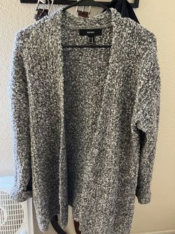 Forever 21 Cardigan/sweater 