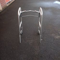 NOVA FOLDING WALKER