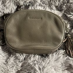 Michael KORS crossbody Purse $25 Gray 