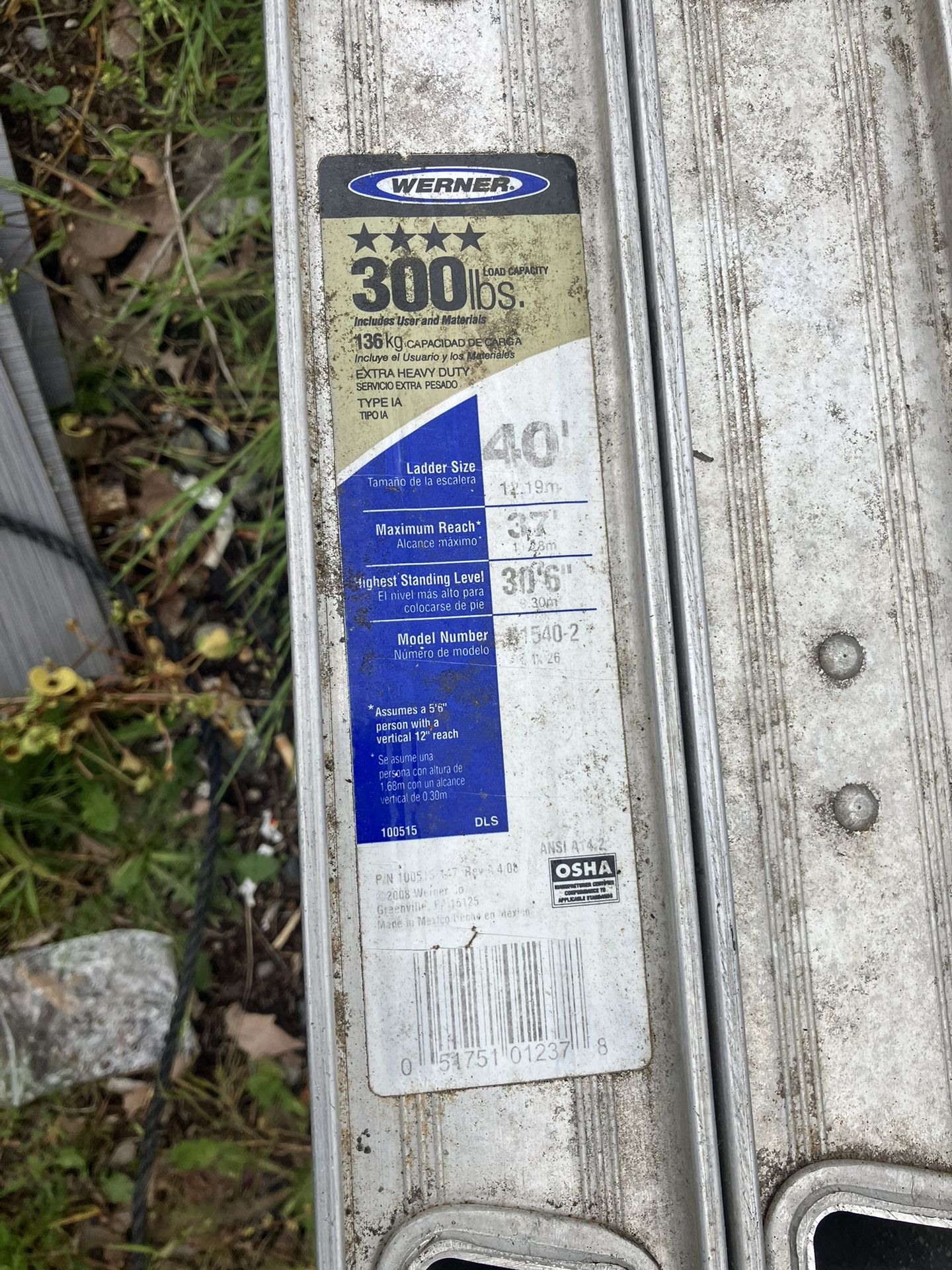 40ft Extension Ladder With Leg Levelers 